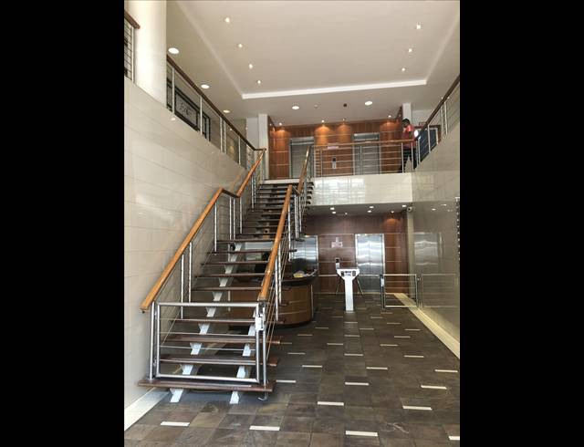 110M² OFFICE TO LET IN SEA POINT
